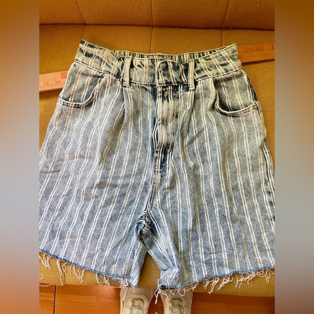 Free People We the Free Stripped Denim Bermuda Shorts Size 26 💗